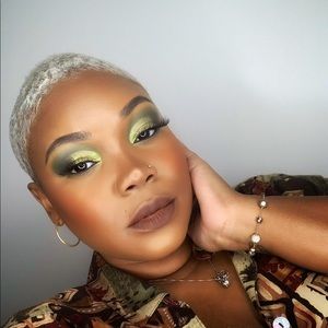 Meet your Posher, Lele